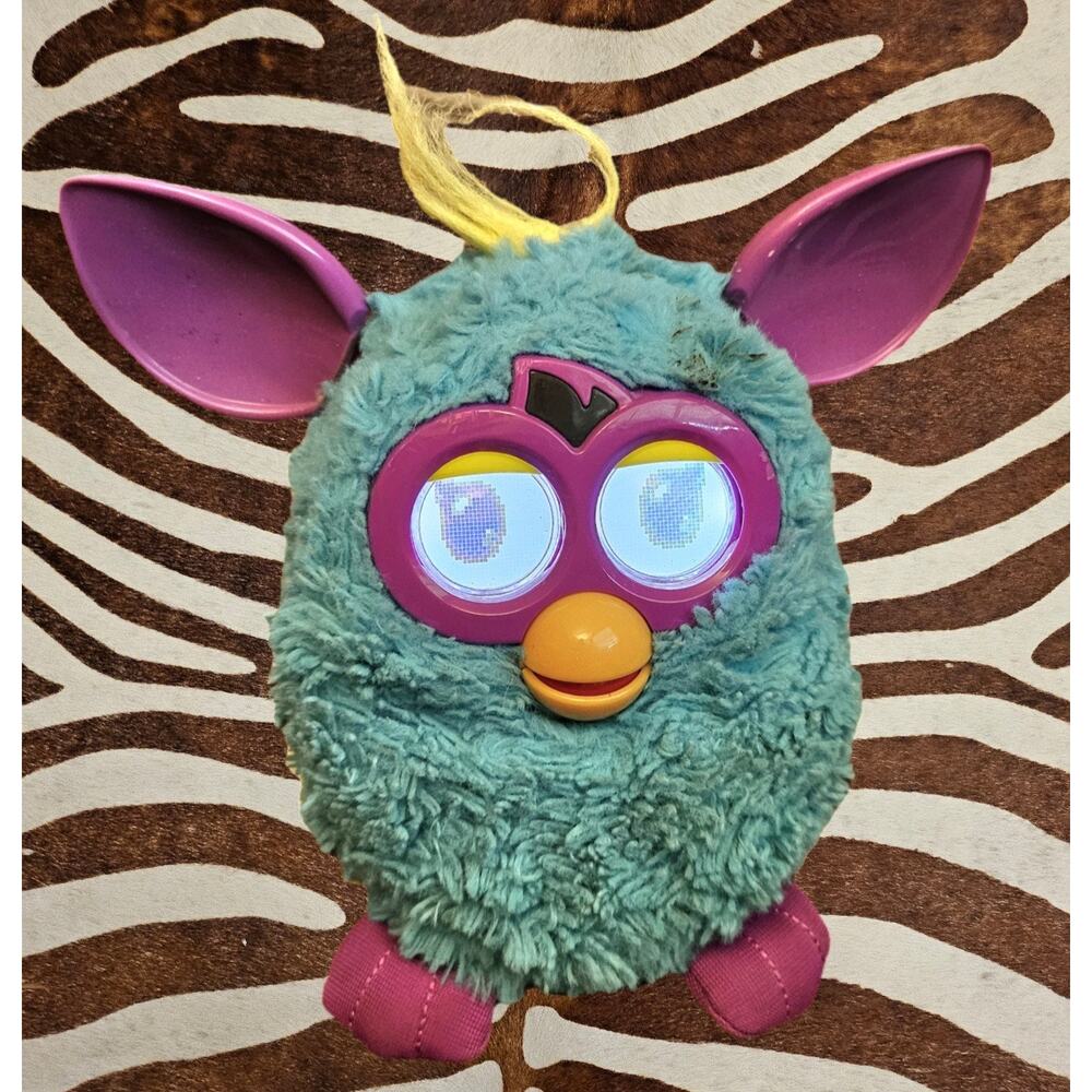 Hasbro Furby Lagoona 2012 Electronic Toy Moving Teal Purple Interactive WORKS